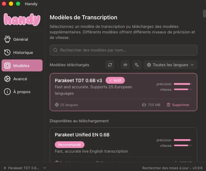 Le choix des modèles de transcription dans Handy, avec Parakeet TDT 0.6B v3 actif, 705 Mo et 25 langues