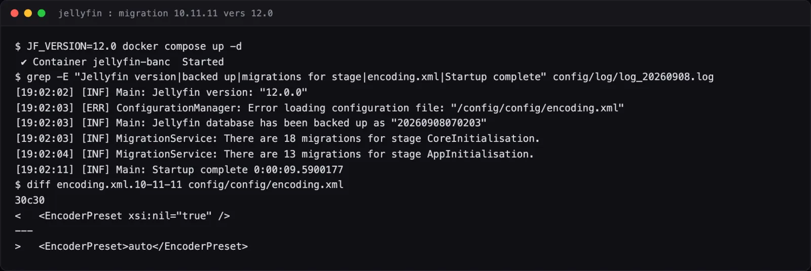 Terminal : le journal de la 12.0 annonce dix-huit migrations de base, treize migrations de code, une sauvegarde de jellyfin.db, et une erreur sur encoding.xml